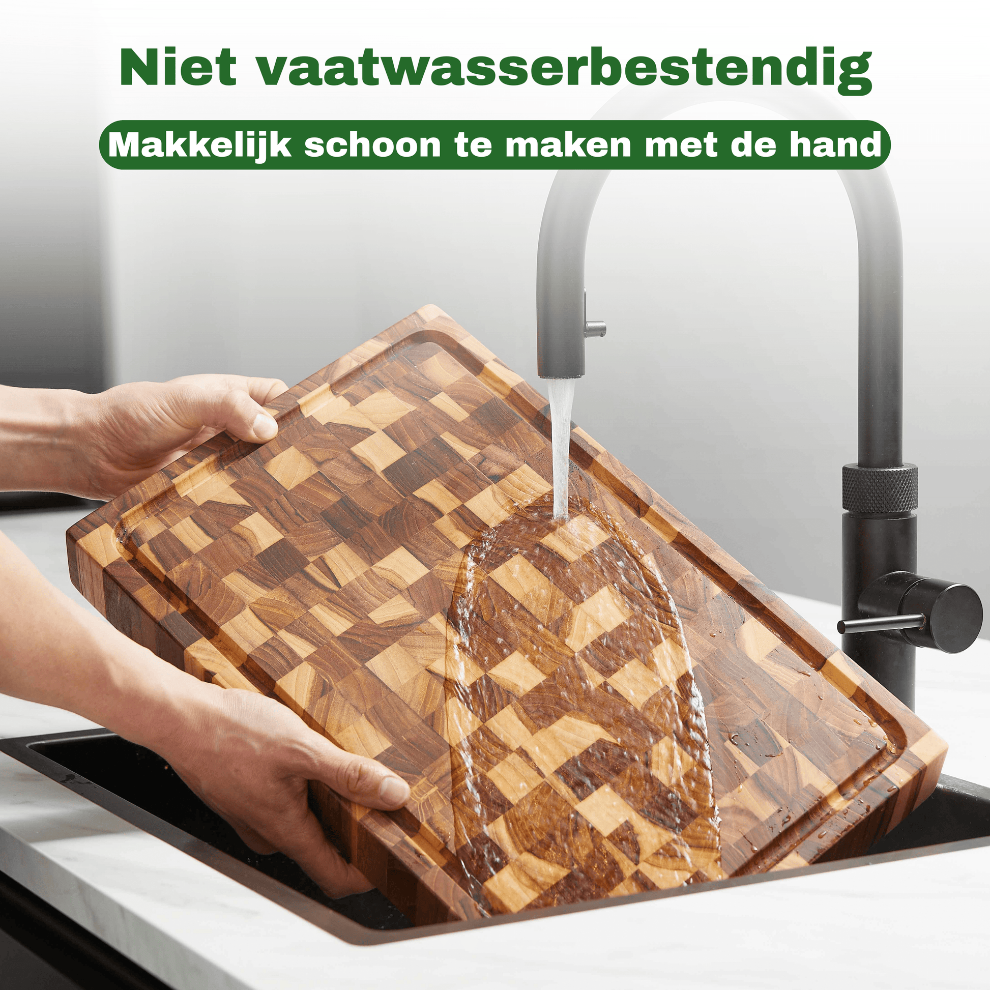 hakblok van hout schoonmaken