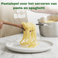 houten pastalepel voor het serveren van pasta en spaghetti